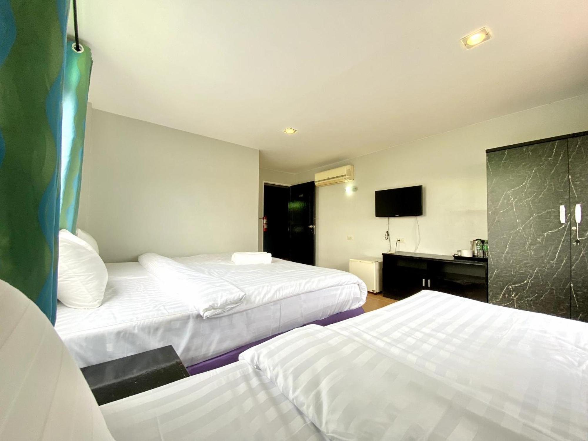 Beachwalk Minotel Patong Dış mekan fotoğraf